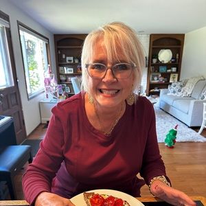 Meet your Posher, Kendra